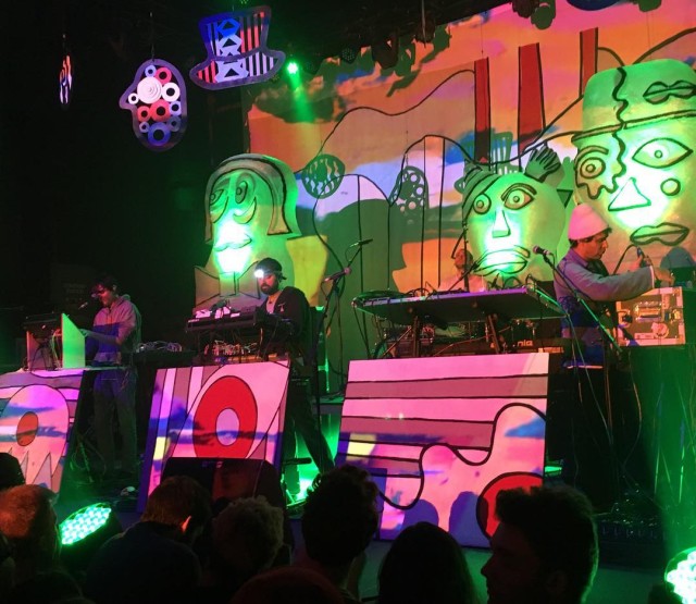 Animal collective Painting With live