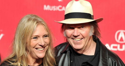 Dal mondo indie: 7 buone ragioni per cui Neil Young dovrebbe tornare con sua moglie